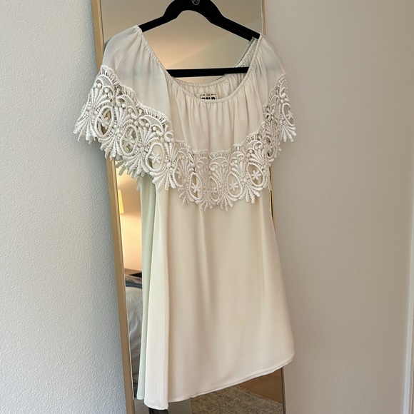 Stone Cold Fox white lace off the shoulder silk dress - Picture 4 of 5